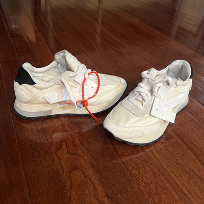 Size 9 - Off-White HG Runner White W