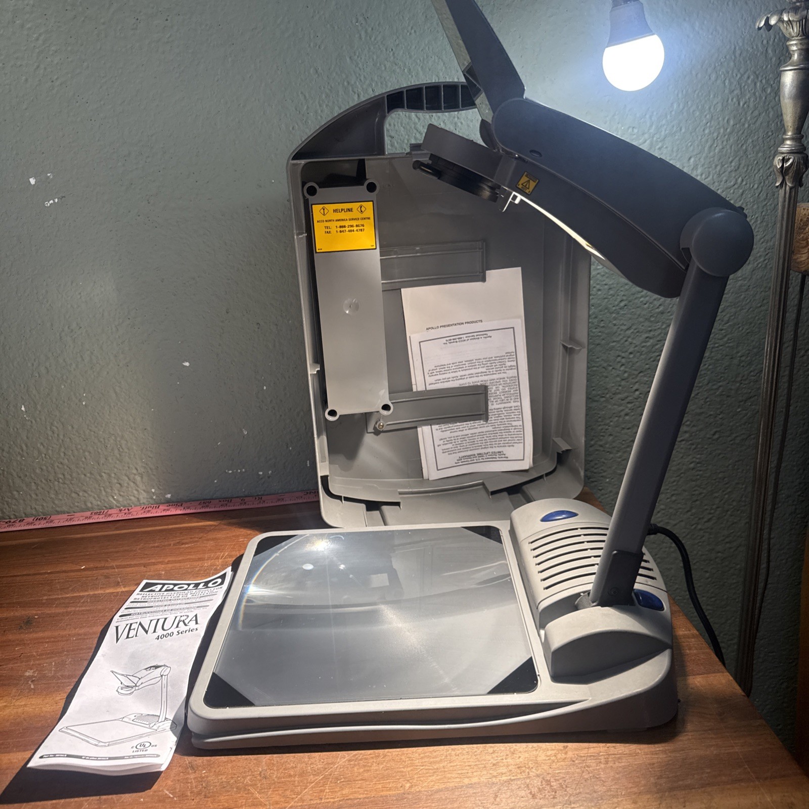 Apollo Ventura Series 4000 Foldable Portable Overhead Projector w/ case READ