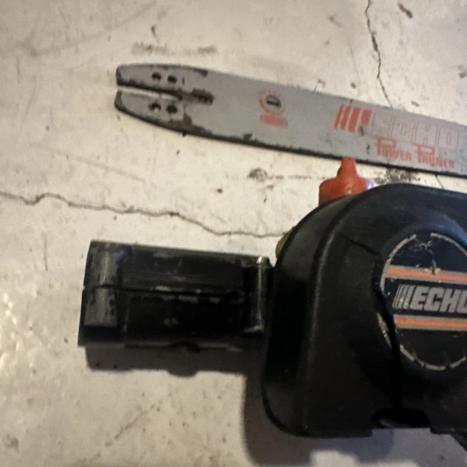 GENUINA CAJA DE ENGRANAJES PODADORA ECHO POWER Y HOJA 12” Protector agrietado Foto 2 de 4