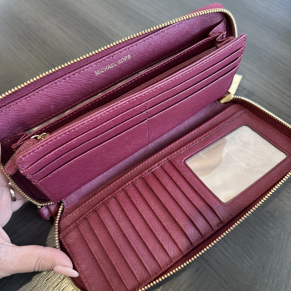 Michael Kors Jet Set Viaje Grande Cuero Continental Cartera Borgoña Muñequera Foto 3 de 4