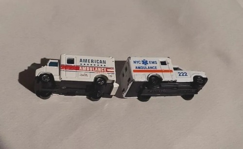 2 AmbulancesMajorette #255 Ford Ranger Ambulance White NYC EMS 1/64 Scale - Picture 2 of 6