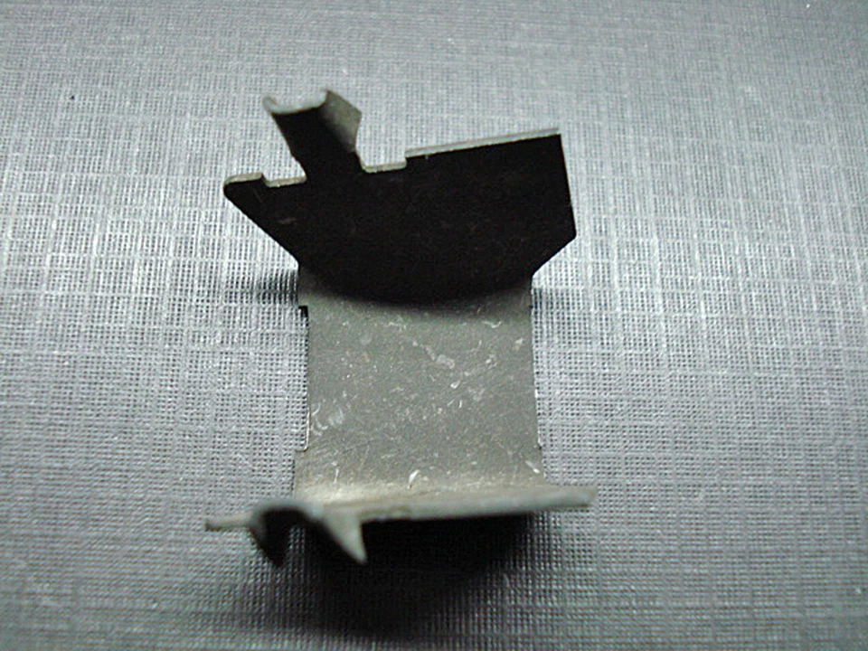 4 pcs NORS door & quarter garnish moulding clips fits 1952 1953 1954 Ford  - Image 4 of 4