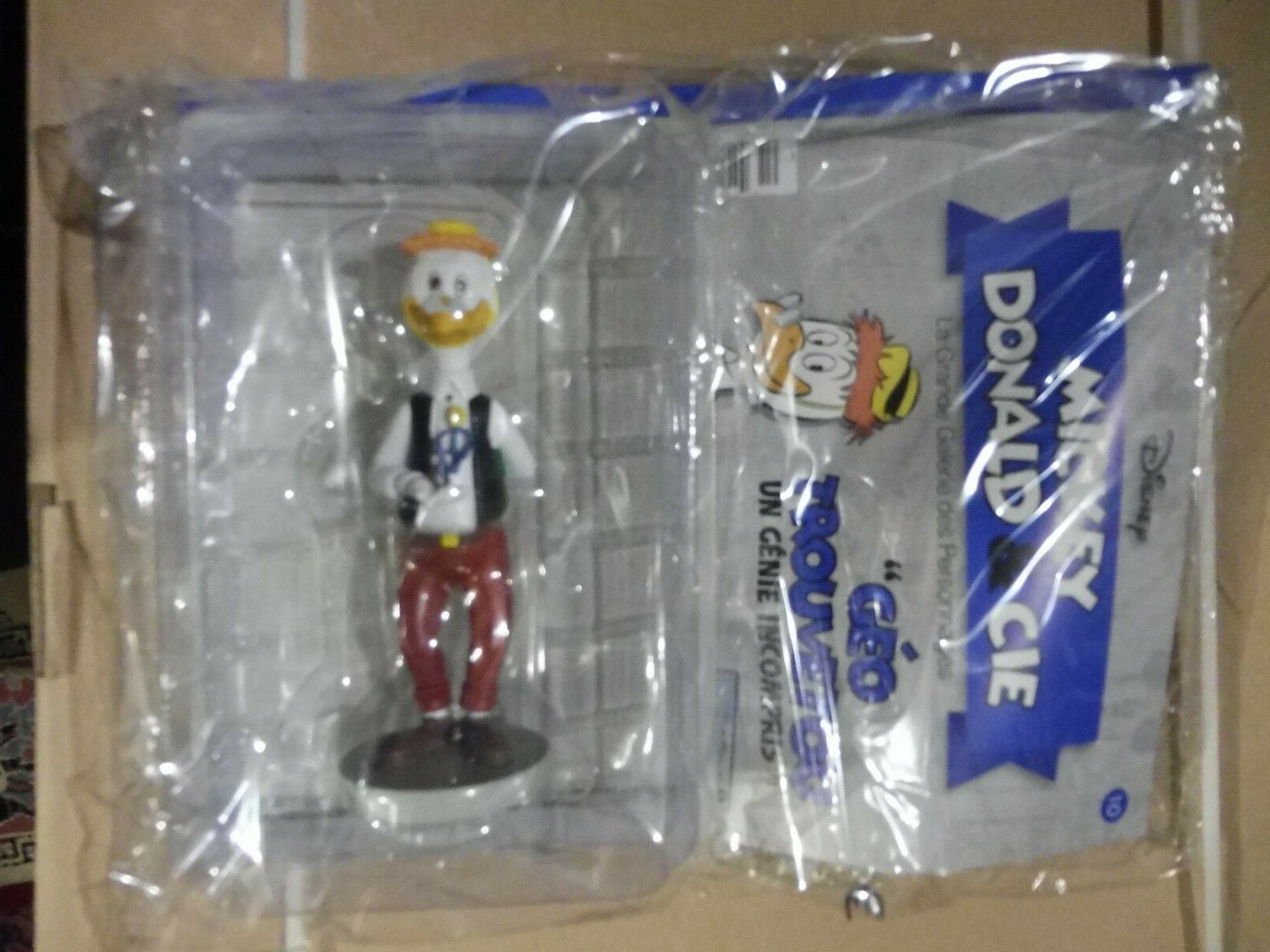 Figurine Mickey Donald et Cie N10 neuve avec fascicule de collection