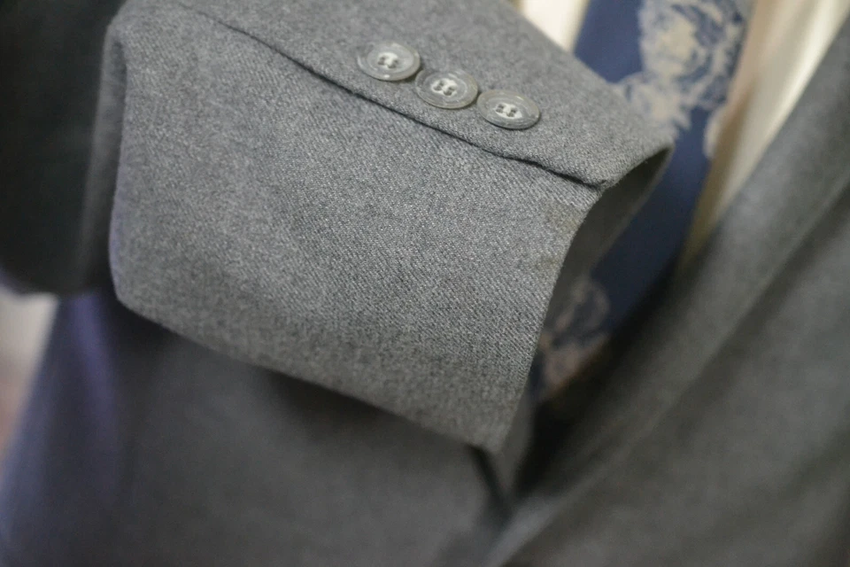 Vintage Haggar Mens Gray Polyester Flat Front 2 Pc Suit 42L Jacket 35x32 Pant - Image 3 of 4