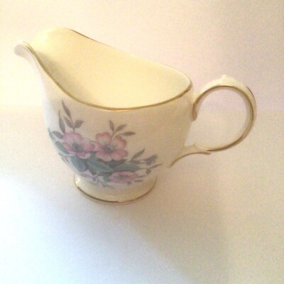 Top Zustand Colclough Bone China Coppelia Muster 8378 Milch/Sahnekännchen 1/2 Pint