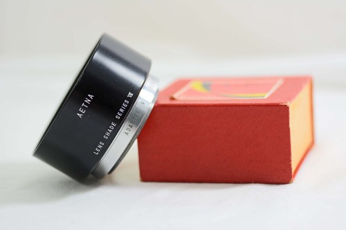 VINTAGE AETNA SERIES VII METAL CAMERA LENSHOOD WITH 49MM ADAPTER RING (MINT) - Picture 4 of 4