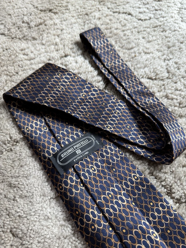 Corbata Bruno Piattelli Para Hombre Extra Larga Azul Y Dorado Patrón Seda Foto 2 de 4