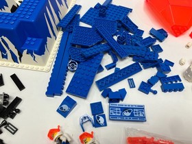 Lego Space: Ice Planet (6983) missing 3 pieces