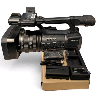Sony HDR-AX2000 Camera Excellent Condition w/ 2 Batteries + Charger No Issues