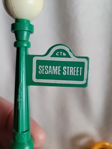 Vintage Little People #938 Sesame Street Lot Gordon Lamp Post Sign Sanitation - Picture 4 of 20