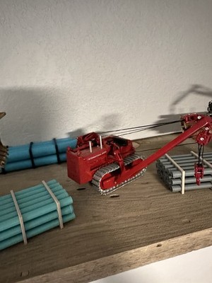 International Tracked Crane Diecast Model Construction Equipment Red