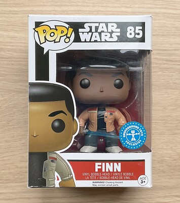 Funko Pop Star Wars Finn #85 (Box Damage) + Free Protector