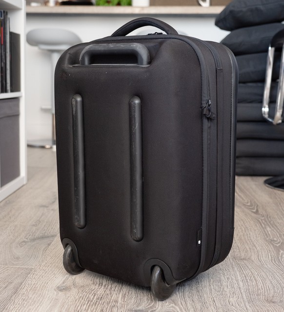 incase via roller 27