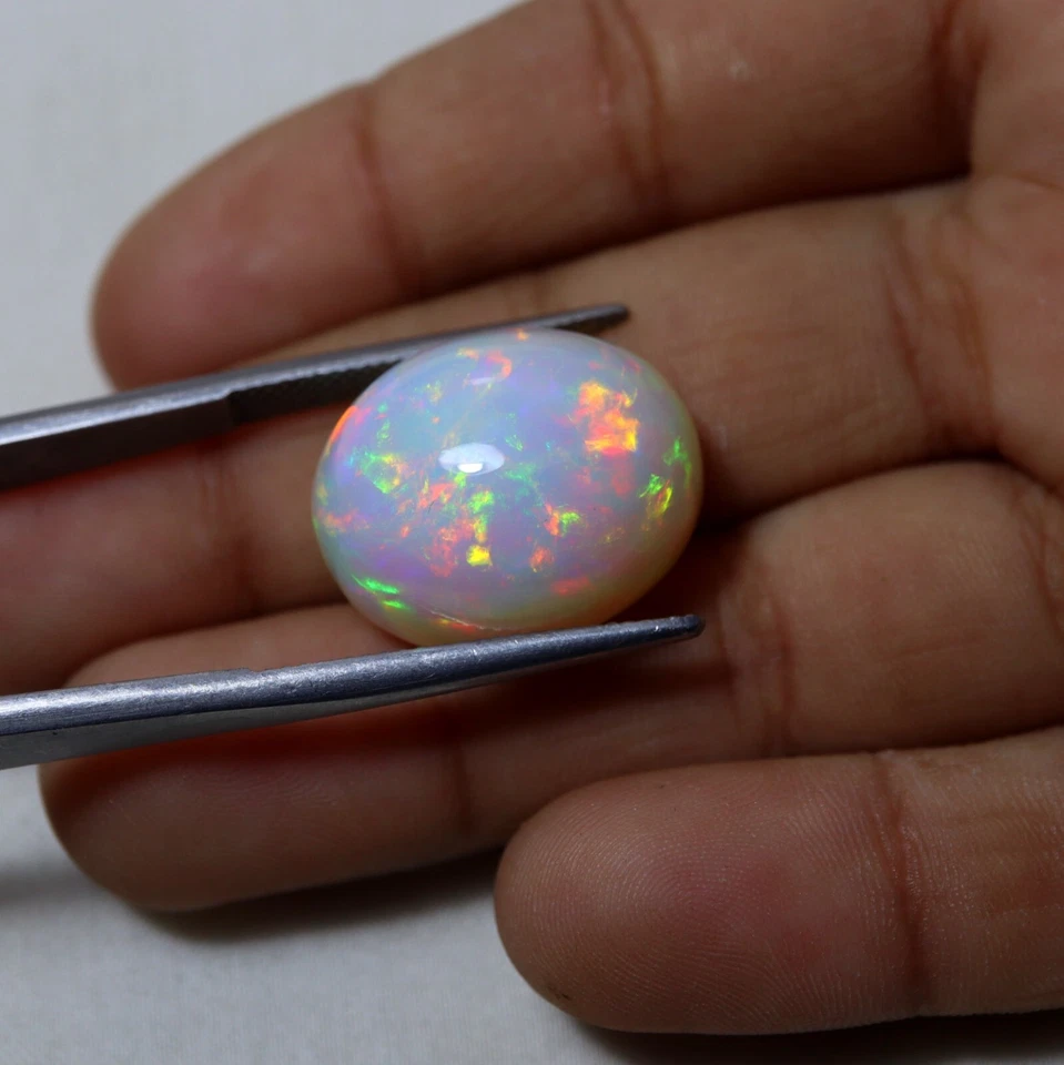 17.3 Cts 19.2x15.9x10.7MM Natural AAA Multi Fire Ethiopian White Opal Oval Shape - Image 4 of 4