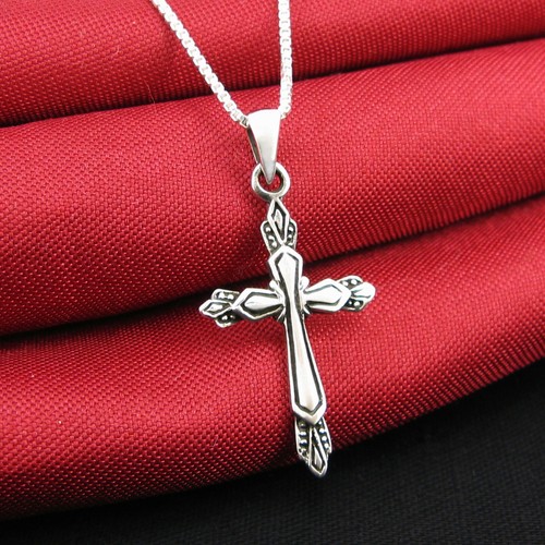 Victorian Style Cross Pendant; 925 Sterling Silver - Choice of Chains - 第 1/17 張圖片