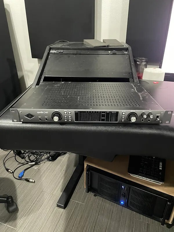Universal Audio Apollo X6 Thunderbolt 3 Audio Interface 