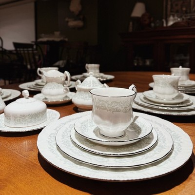 Vintage Paragon Melanie Bone China 36-Pc Service for 6 Teacup Saucer Platinum