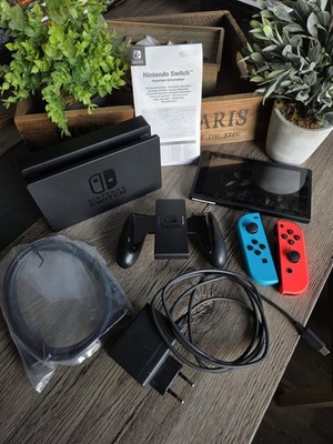 Nintendo Switch Konsole mit Originalverpackung HAC-001 32GB Neuwertig