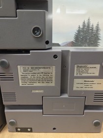 Lot Of 3 Nintendo Entertainment System NES Consoles & Accessories 