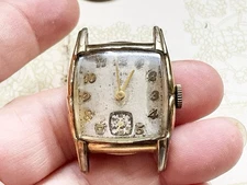 Vintage Elgin 555 17 Jewels Hand Wind Wrist Watch