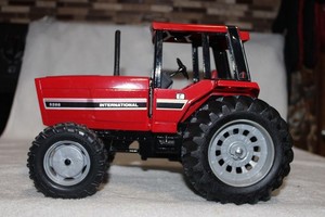 1/16 INTERNATIONAL INTERNATIONAL 5288 MFWA 1984 SPECIAL EDITION