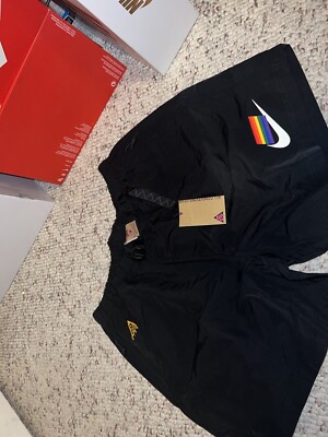 nike acg woven shorts black