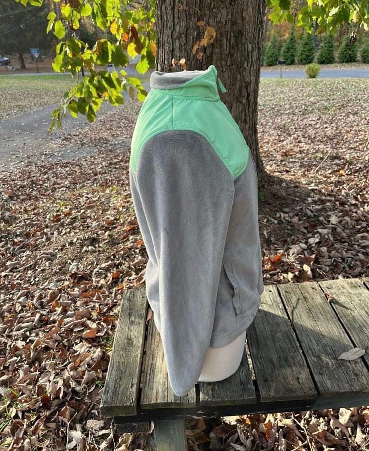 FILA SPORT GIACCA CON CERNIERA A BLOCCHI COLORE VERDE E GRIGIO IN PERFETTE CONDIZIONI XS DONNA