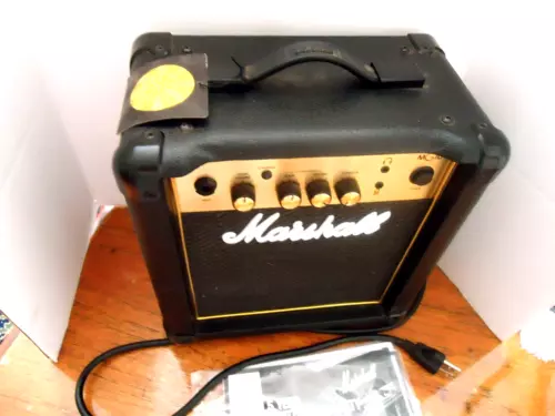 Marshall MG10CF Series Guitar Amplifier - Black/Gold
