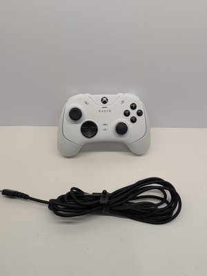 Razer Wolverine V2 Chroma Controller for Xbox One/Series S/X White #2
