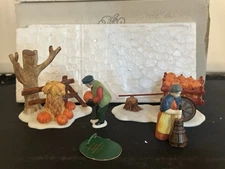 Department 56 "Harvest Time" #5941-2 - New England Village