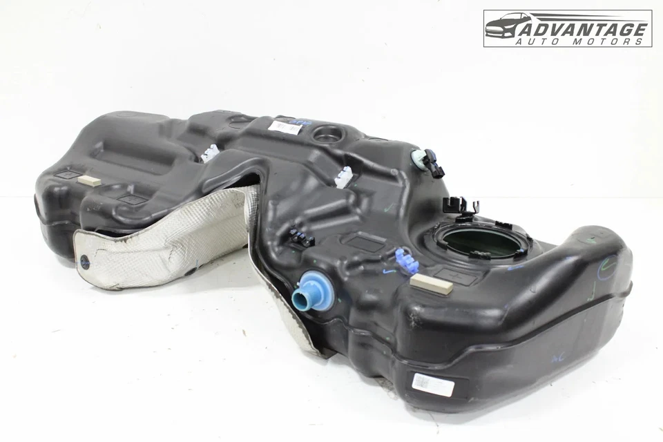 Cadillac CT4 2020-2025 AWD 2,0 L depósito de combustible de gasolina 86588979 OEM Foto 3 de 4
