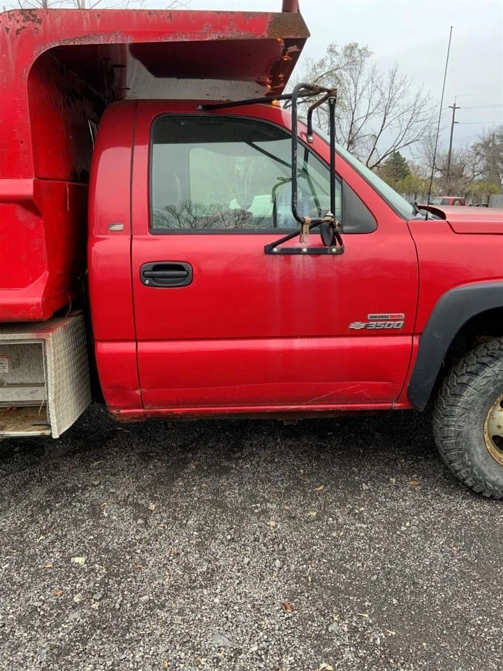 2003-2007 GMC Sierra 2500 Radiator Core Support Classic Style 6.6l Diesel OEM Foto 2 de 4