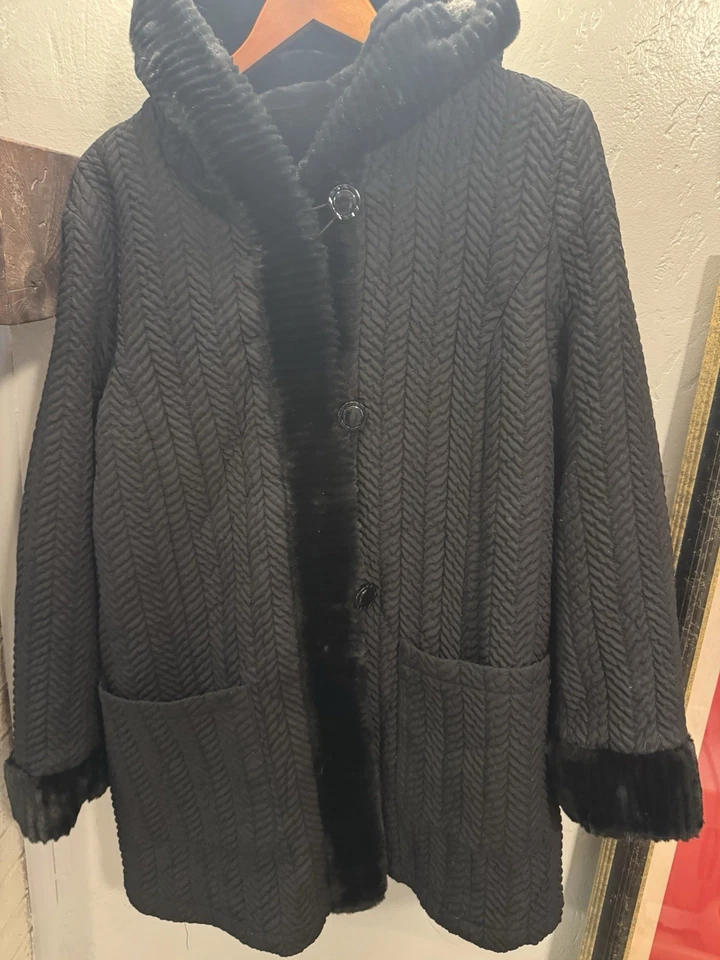 Casaco de pele sintética preto Marvin Richards. Reversível. Capuz casual e noturno XL 2XL - Imagem 4 de 4