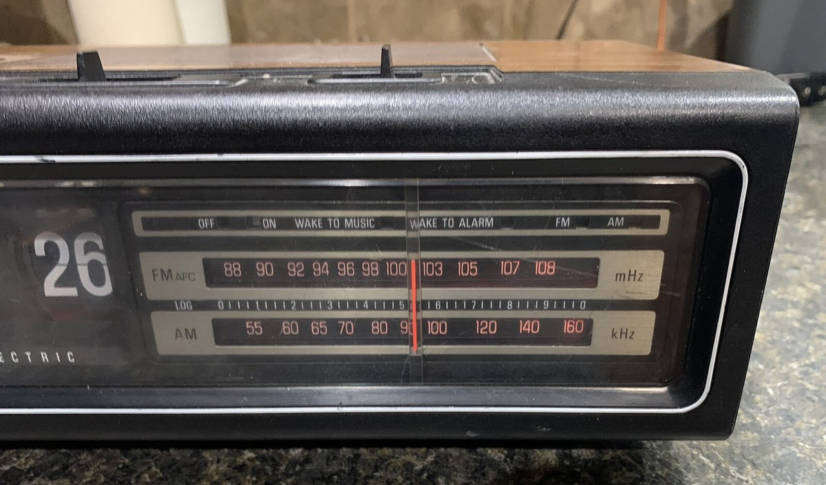 Vtg General Electric GE 7-4310C Flip Alarm Clock Radio As Is