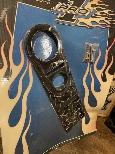 Pro-one Spider Web Billet Dash Panel Black/Silver Harley-Road King 1994-2007 - Picture 11 of 12