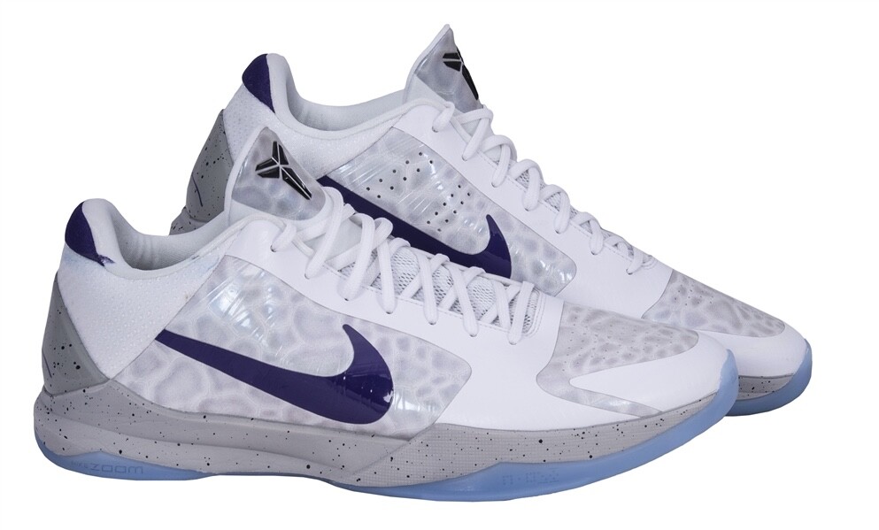 anthony davis purple shoes