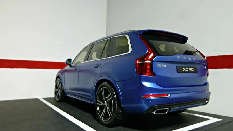 Volvo XC90 R Design, 1:18 scale. GT Autos - Imagen 4 de 4
