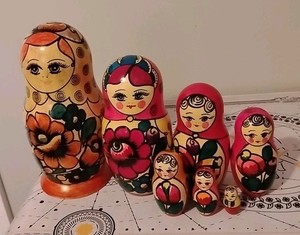 Poupée De Nidification Russe Photo stock - Image du emboîtement, mignon
