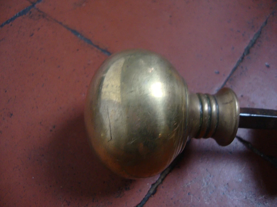 Antique well worn but perfectly functional beehive door handles - Image 3 of 4