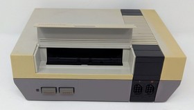 Nintendo NES Control Deck Console Bundle w Box, Guide, Zapper, & Mario - Tested!