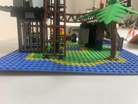 LEGO Pirates: Forbidden Island (6270) Complete With Box and Instructions