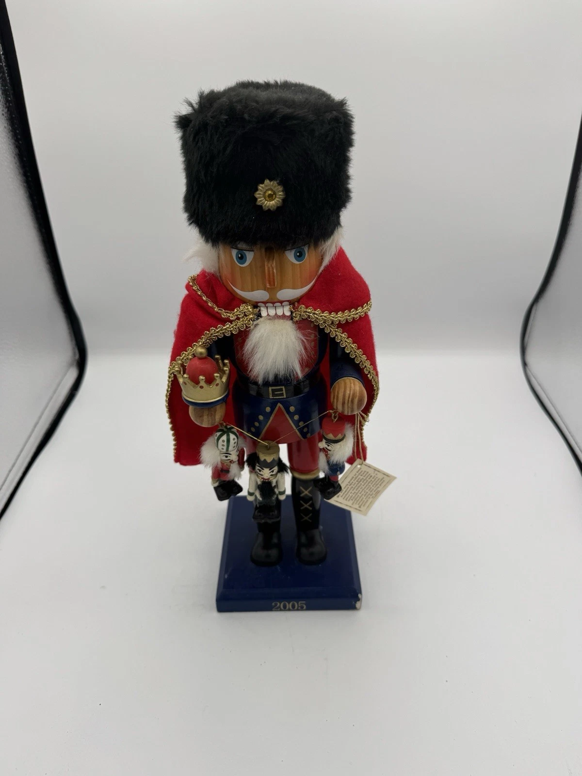 2005 Lmtd Ed 7677/14388 14” Tall Nutcracker With Mini Nutcrackers