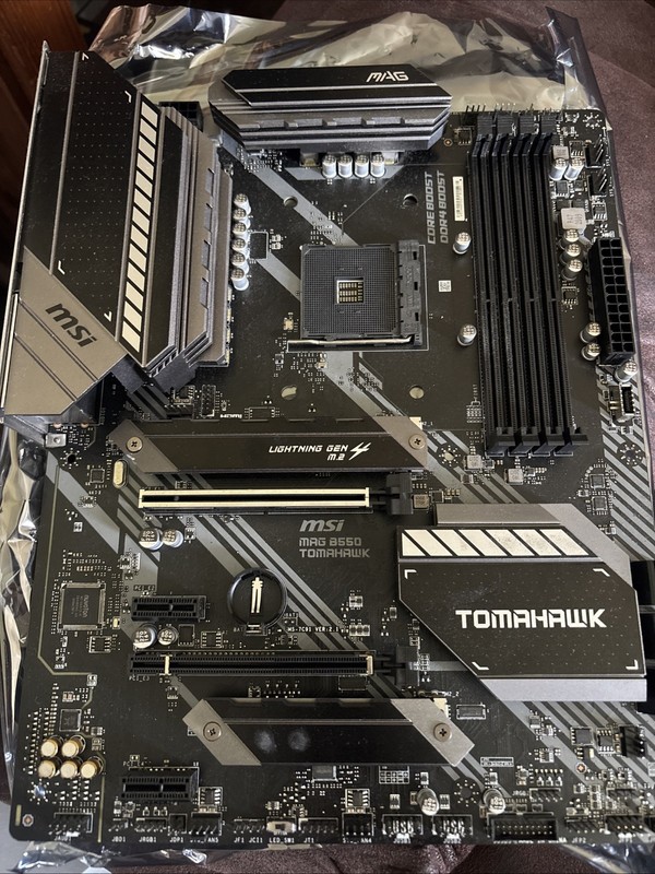 MSI MAG B550 Tomahawk Gaming Motherboard (AMD AM4, DDR4, PCIe 4.0