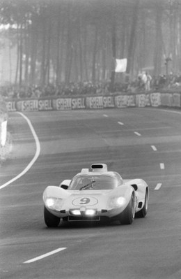 Phil Hill Joakim Bonnier Chaparral Cars Inc Chaparral 2D Chevrolet Old Photo 2