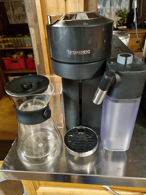 De'Longhi Nespresso Vertuo Latissima Kapselmaschine  Schwarz mit Zubehör