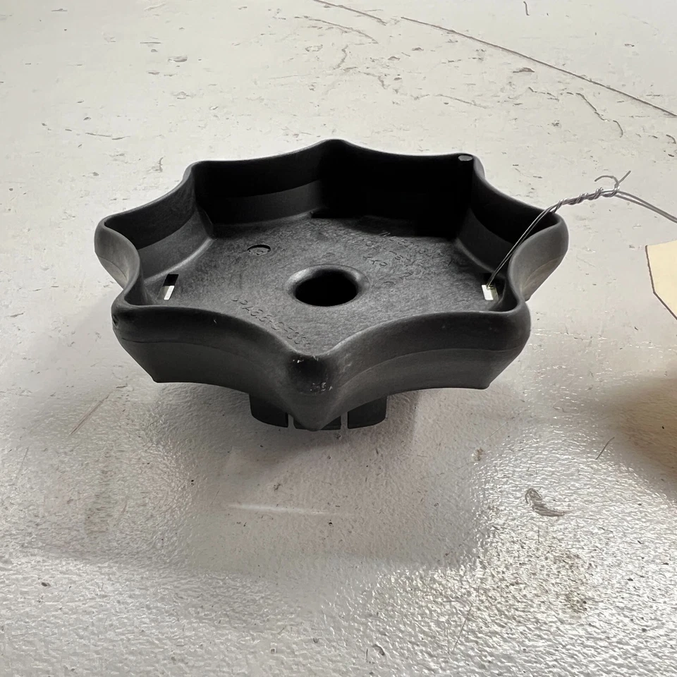 PORSCHE CAYENNE NEUMÁTICO DE REPUESTO SOPORTE RUEDA RETENEDOR PERNO CUBIERTA FABRICANTE DE EQUIPOS ORIGINALES 2011-2017 Foto 4 de 4