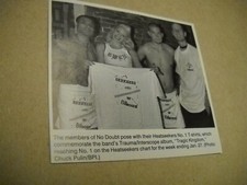 NO DOUBT posing with their Heatseekers T-Shirts 1996 music biz promo pic/text
