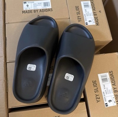 yeezy slide onyx Size 12