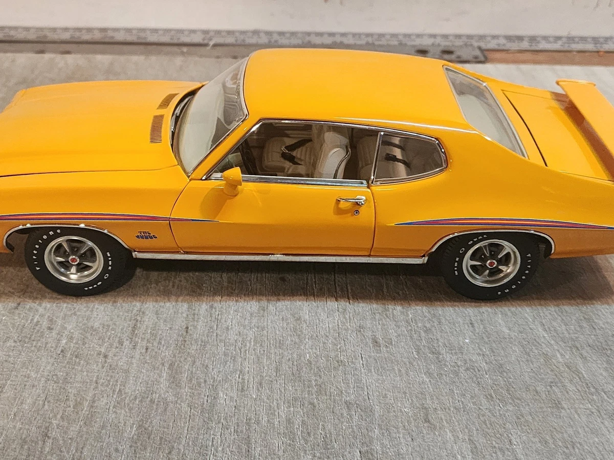 Pontiac 1:18 Scale Diecast & Toy Vehicles for sale | eBay