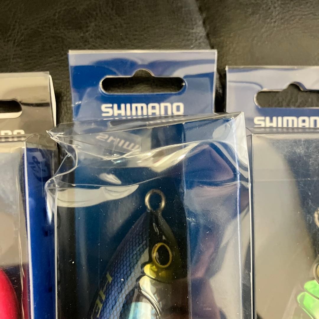 Damaged large blue fish plugs and jigs, 7 items. For rock shore and offshore. - Image 5